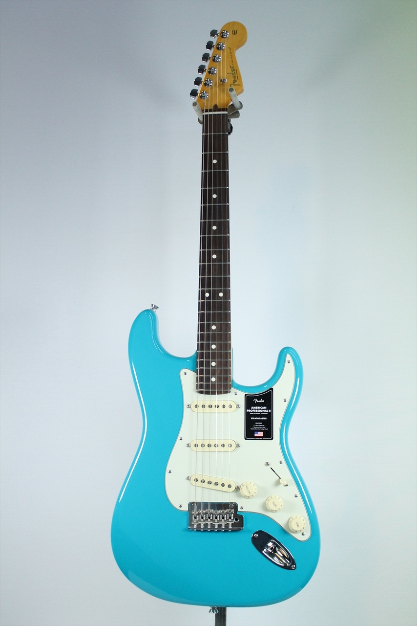 Fender American Professional II Stratocaster, Rosewood Fingerboard / Miami Blue