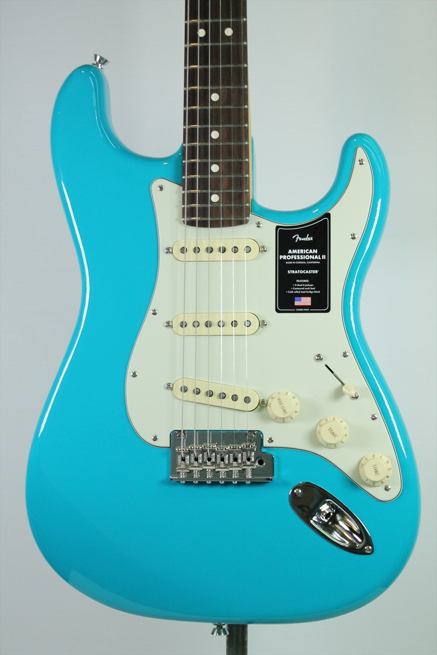 Fender American Professional II Stratocaster, Rosewood Fingerboard / Miami Blue