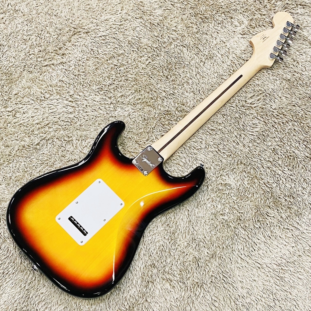 Squier by Fender Affinity Stratocaster 3 Tone Sunburst / Laurel