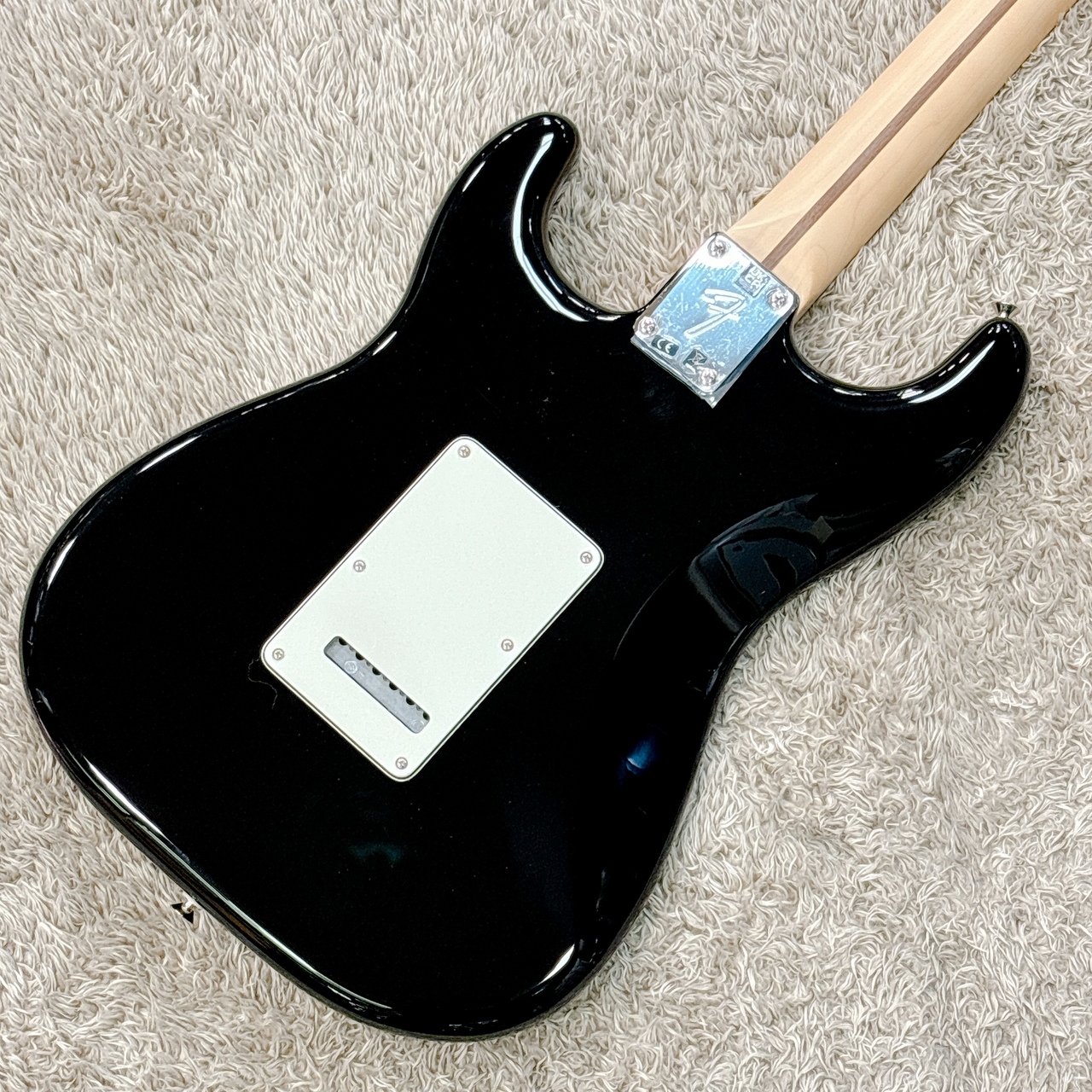 Fender Player Stratocaster HSS Pau Ferro Fingerboard / Black 【特価】