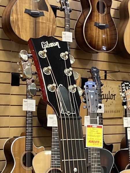 Gibson J-45 Standard / Cherry