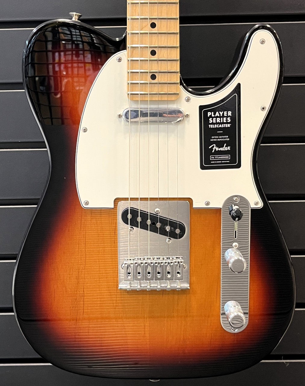 Fender Player Telecaster Maple Fingerboard / 3-Color Sunburst